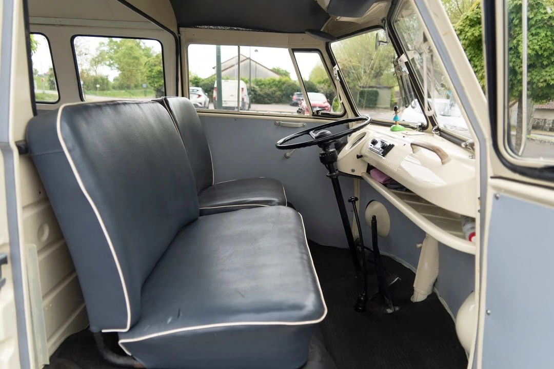 1967 Volkswagen Split-Window Bus - Image 17 of 31
