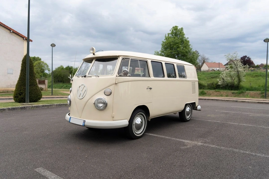 1967 Volkswagen Split-Window Bus - Image 3 of 31