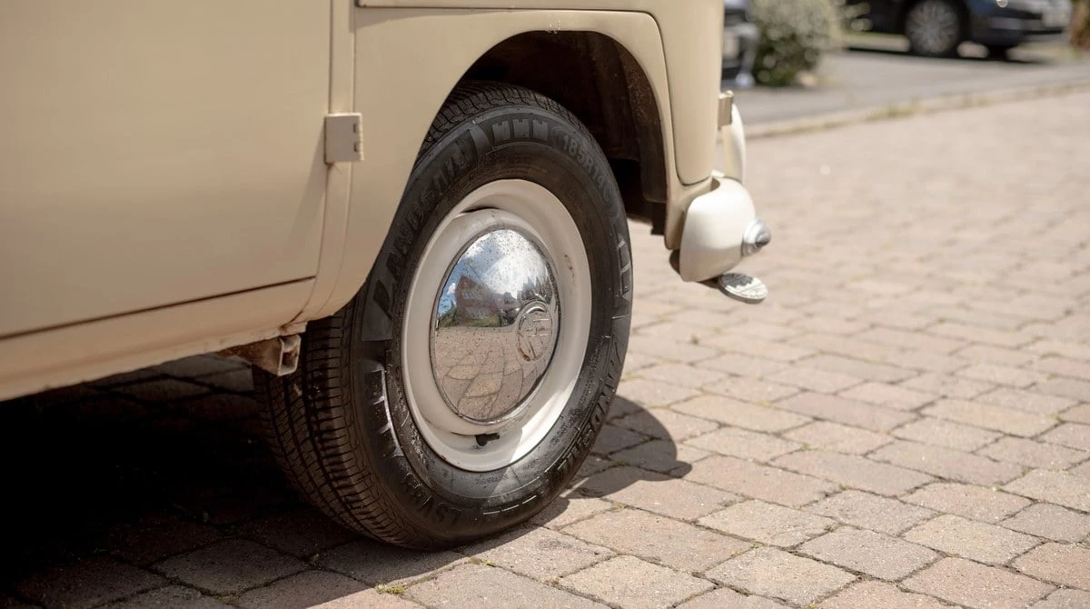 1967 Volkswagen Split-Window Bus - Image 15 of 31