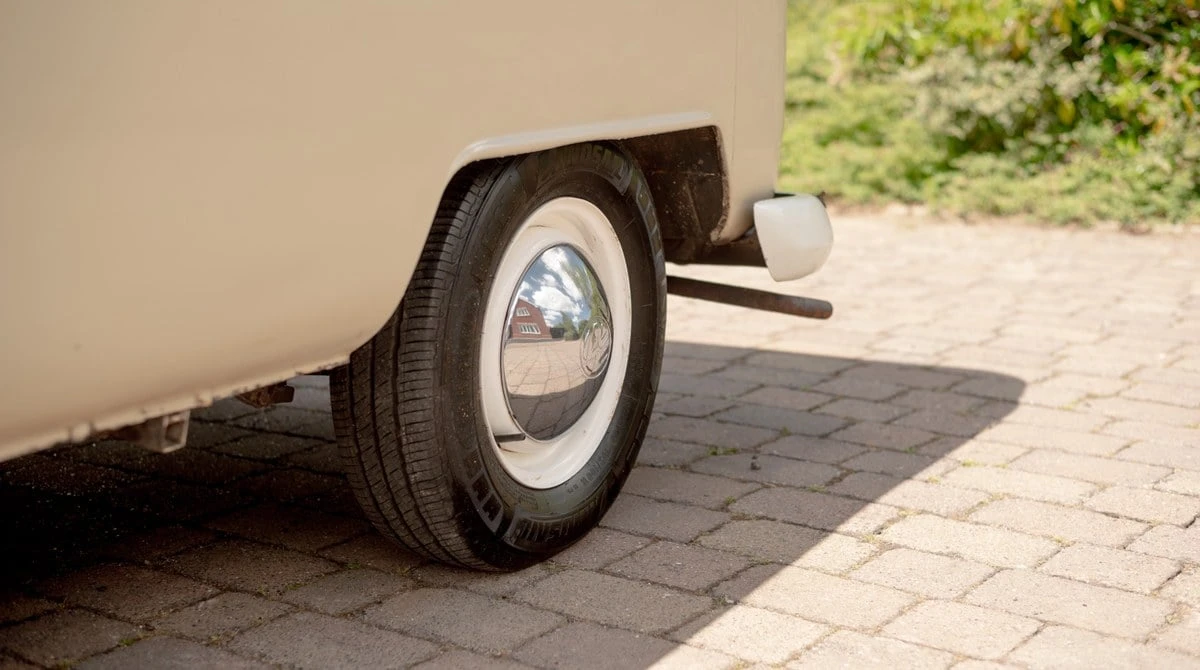 1967 Volkswagen Split-Window Bus - Image 18 of 31