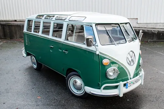1967 Volkswagen Type 2 21-Window Deluxe