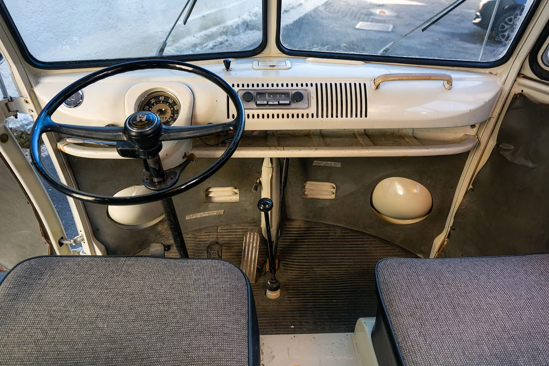 1967 Volkswagen Split-Window Camper - Image 13 of 31