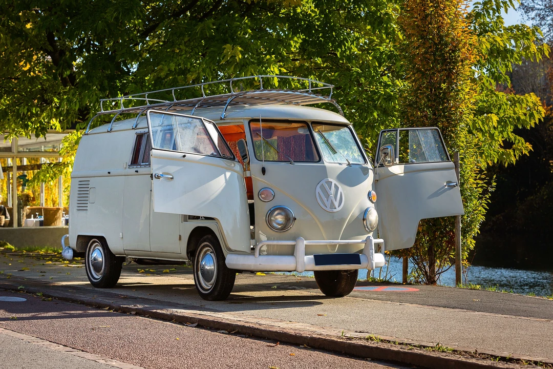 1967 Volkswagen Split-Window Camper - Image 11 of 31