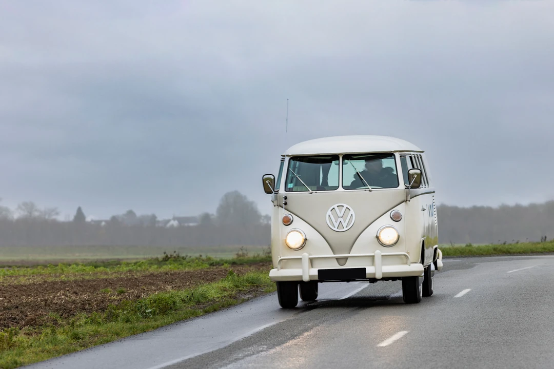 1967 Volkswagen Split-Window Bus - Image 5 of 31