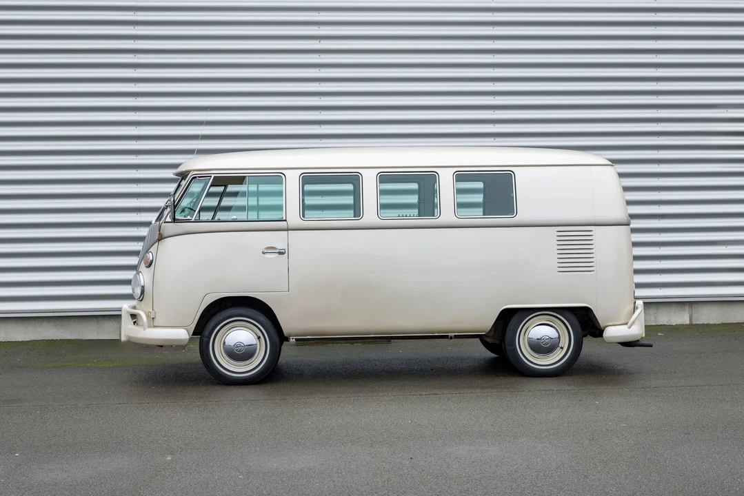 1967 Volkswagen Split-Window Bus - Image 13 of 31