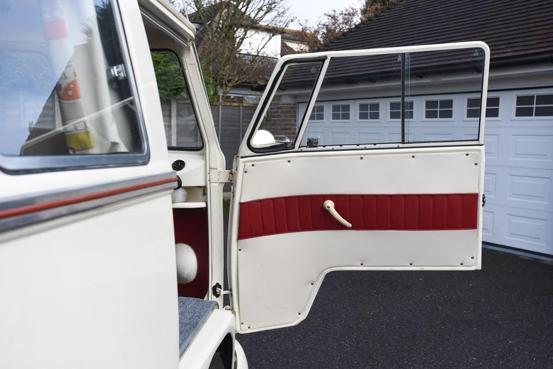 1967 Volkswagen Split-Window Camper - Image 22 of 30