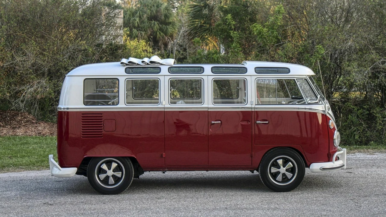 1967 Volkswagen Split-Window Bus - Image 2 of 23