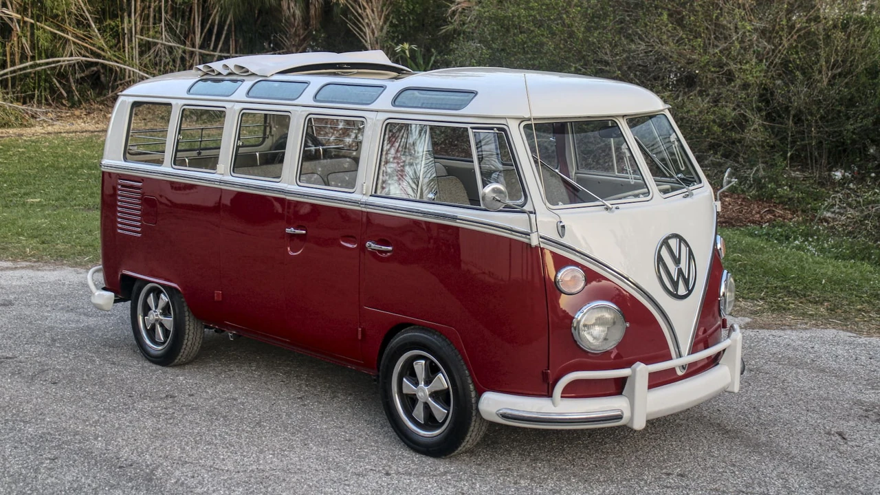 1967 Volkswagen Split-Window Bus - Image 4 of 23