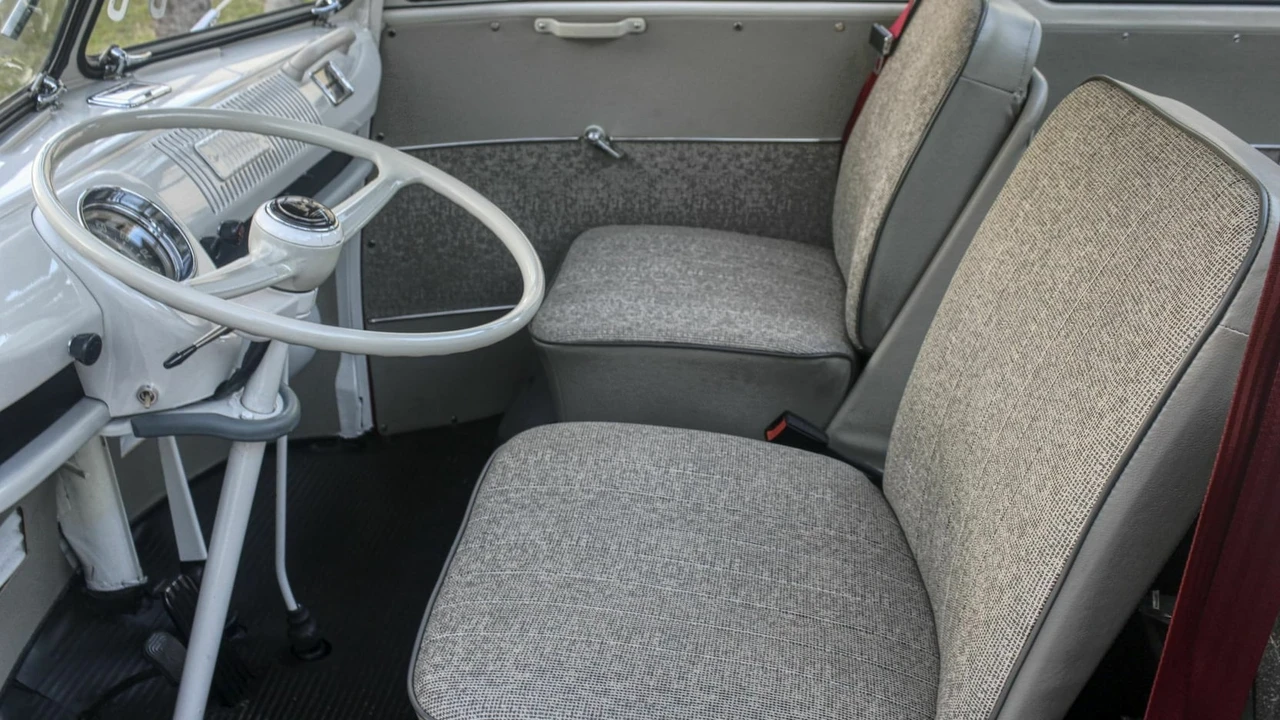 1967 Volkswagen Split-Window Bus - Image 5 of 23