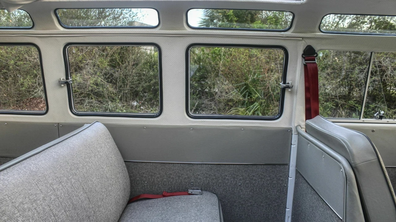 1967 Volkswagen Split-Window Bus - Image 6 of 23