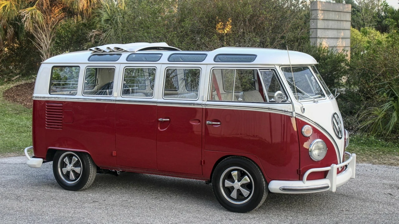1967 Volkswagen Split-Window Bus - Image 16 of 23
