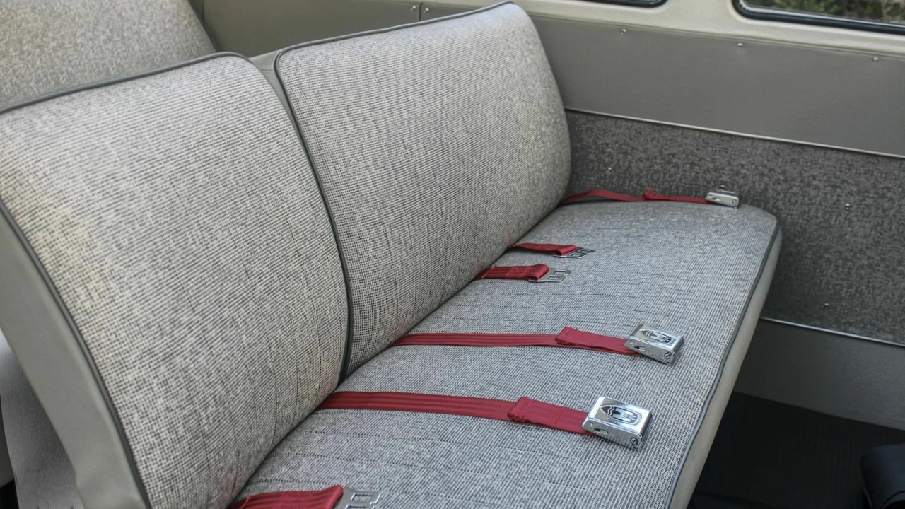 1967 Volkswagen Split-Window Bus - Image 19 of 23