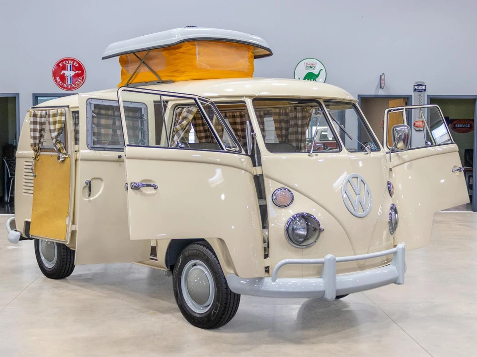 1967 Volkswagen Split-Window Camper - Image 17 of 31