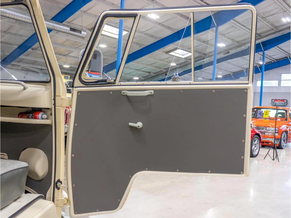 1967 Volkswagen Split-Window Camper - Image 28 of 31