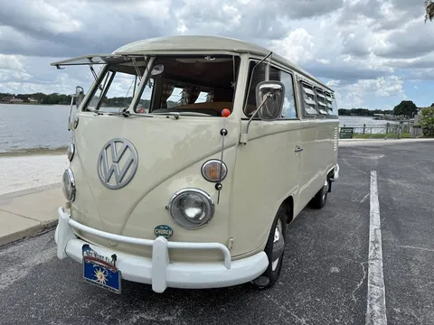 1967 Volkswagen Camper Bus