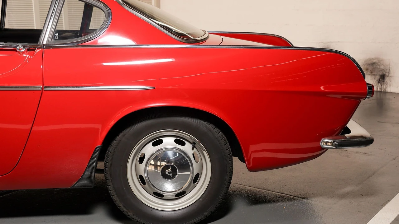 1967 Volvo 1800S - Image 11 of 31