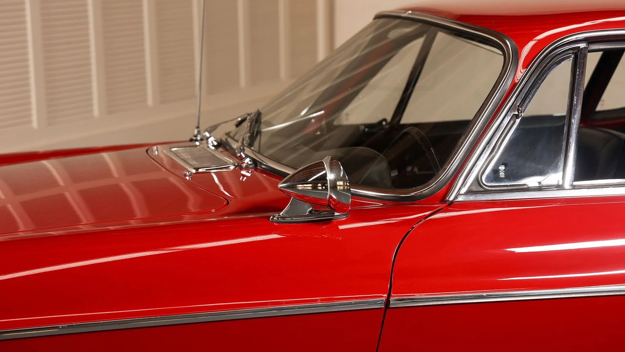 1967 Volvo 1800S - Image 13 of 31