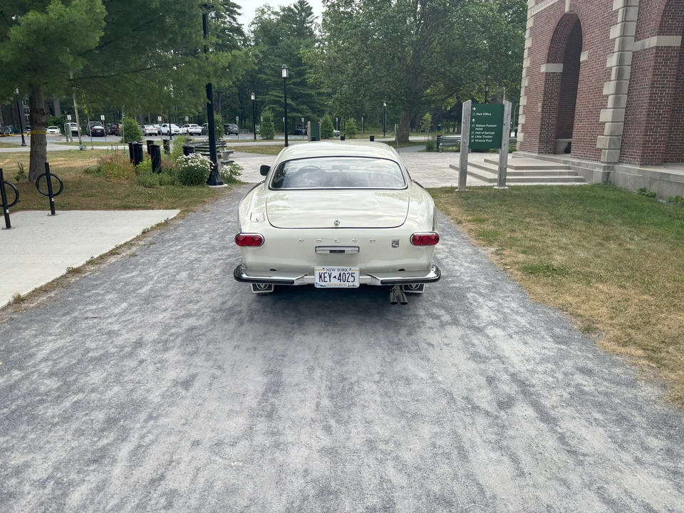 1967 Volvo 1800S - Image 10 of 31