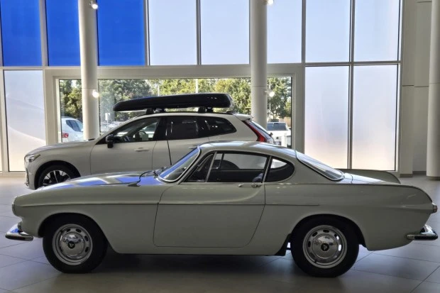 1967 Volvo 1800S - Image 3 of 7