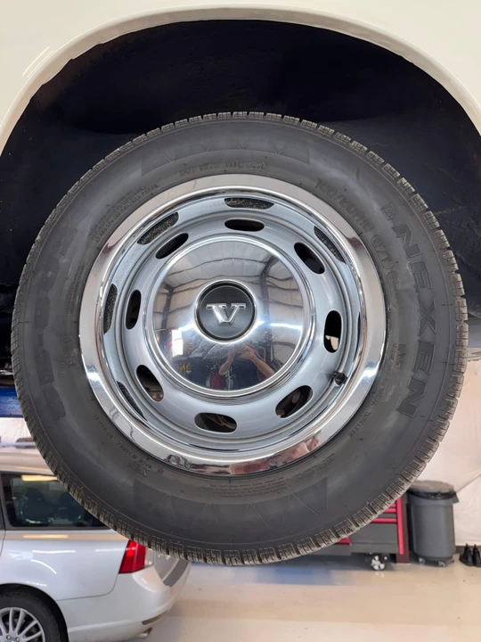 1967 Volvo 1800S - Image 23 of 31