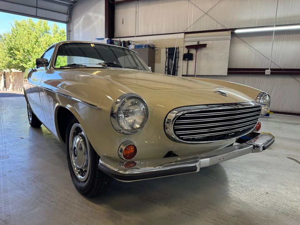 1967 Volvo 1800S - Image 13 of 31