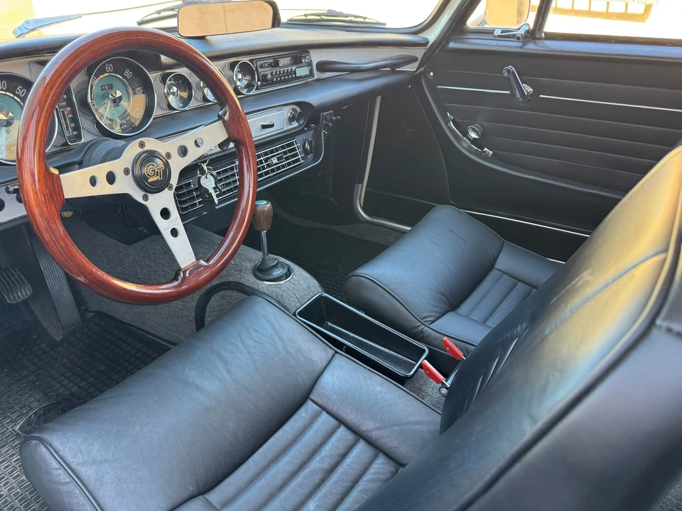 1967 Volvo 1800S - Image 31 of 31
