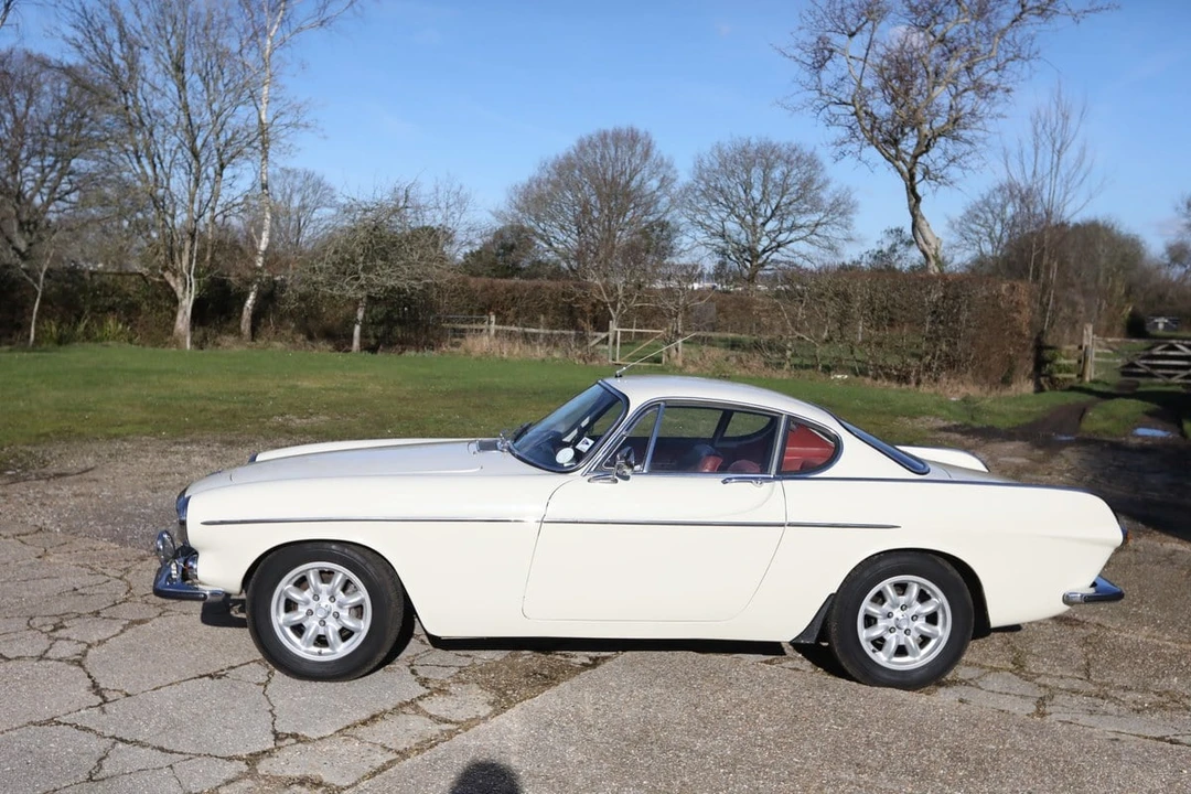 1967 Volvo 1800S - Image 9 of 30