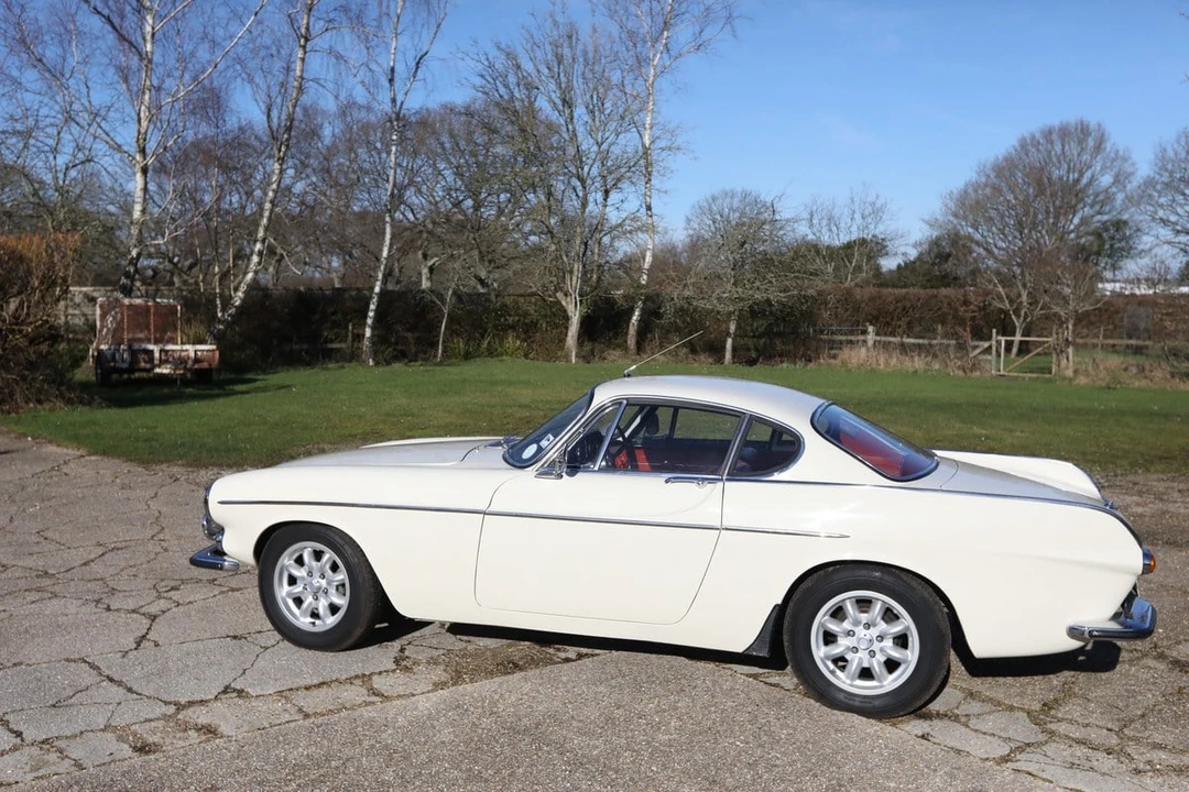1967 Volvo 1800S - Image 10 of 30