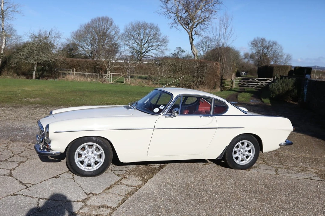 1967 Volvo 1800S - Image 8 of 30