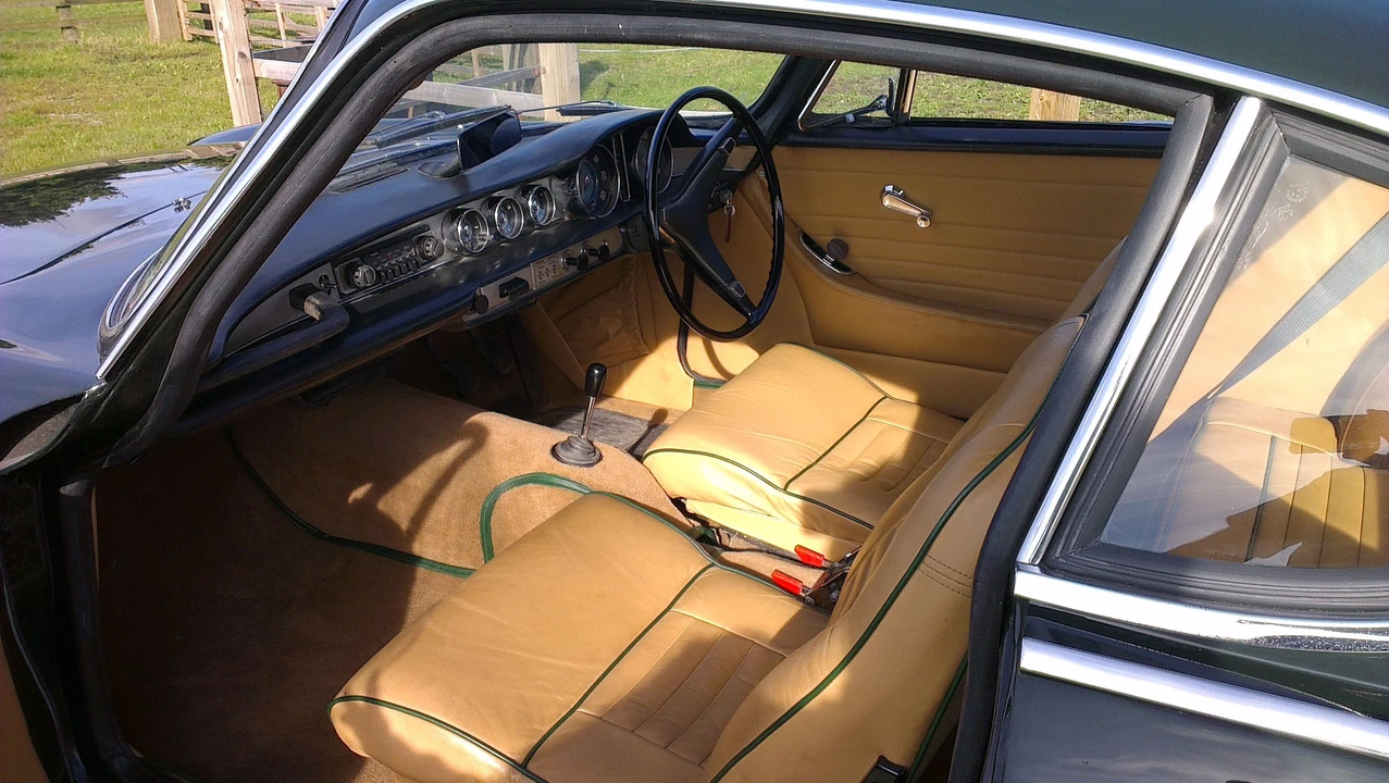 1967 Volvo 1800S - Image 2 of 3