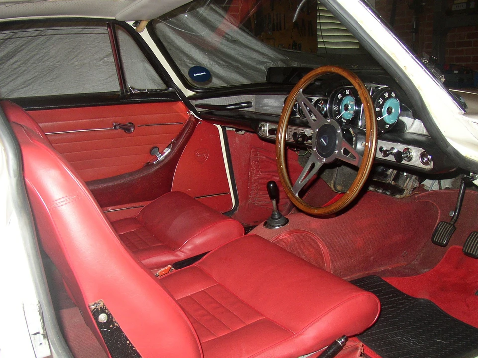 1967 Volvo 1800S - Image 9 of 9