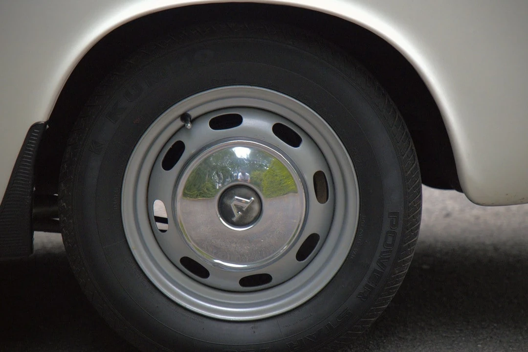 1967 Volvo 1800S - Image 13 of 31