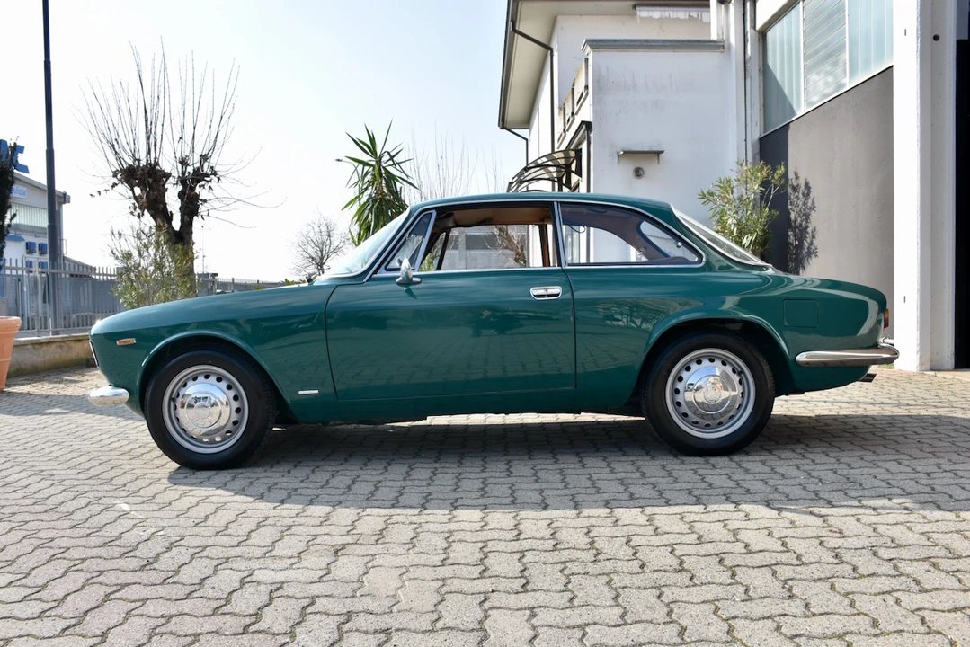 1968 Alfa Romeo GT 1300 Junior - Image 9 of 31