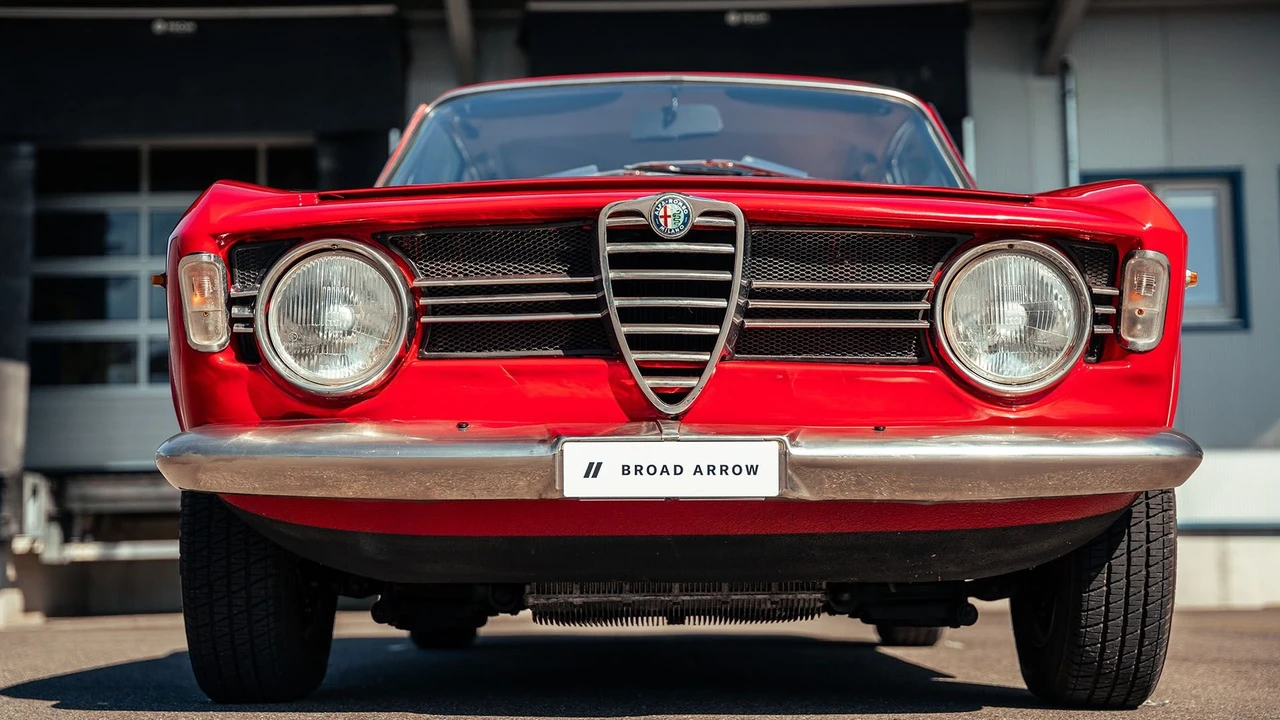 1968 Alfa Romeo Giulia Sprint GT Veloce - Image 15 of 31