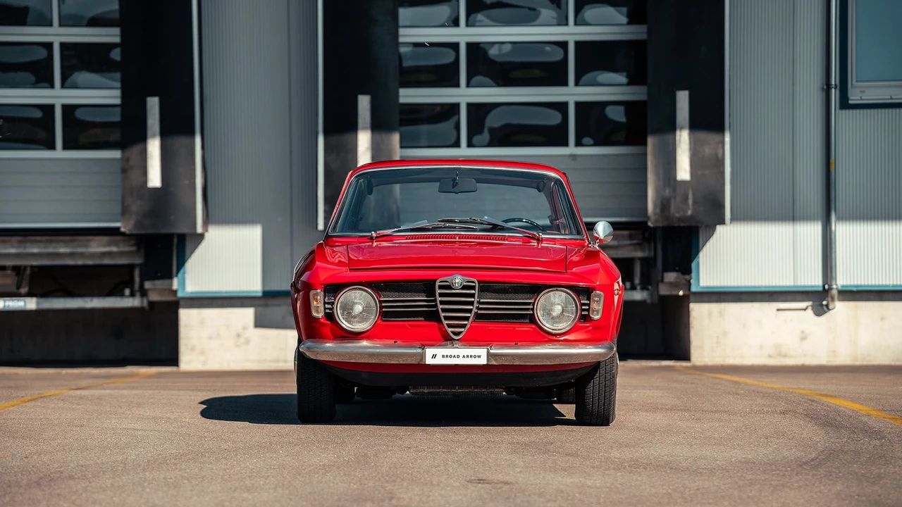 1968 Alfa Romeo Giulia Sprint GT Veloce - Image 3 of 31