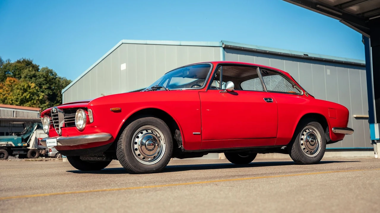 1968 Alfa Romeo Giulia Sprint GT Veloce - Image 9 of 31