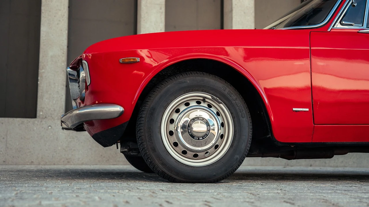 1968 Alfa Romeo Giulia Sprint GT Veloce - Image 18 of 31
