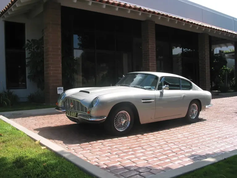 1968 Aston Martin DB6 - Image 2 of 2