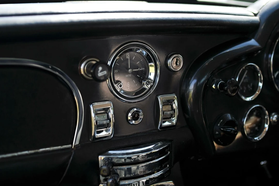 1968 Aston Martin DB6 Vantage - Image 19 of 31