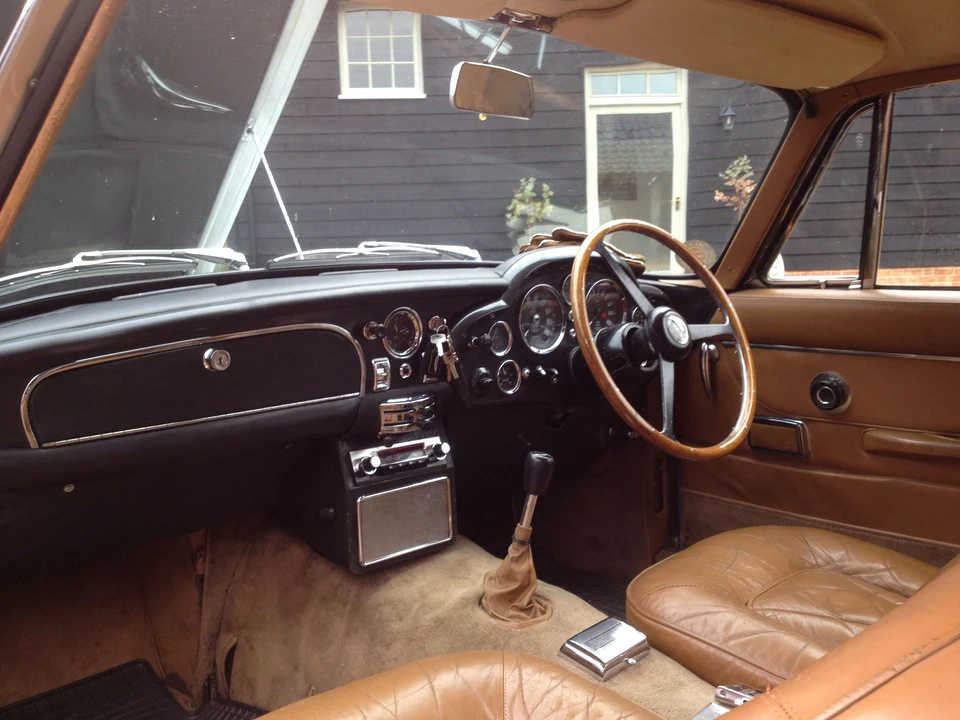 1968 Aston Martin DB6 Vantage - Image 8 of 12
