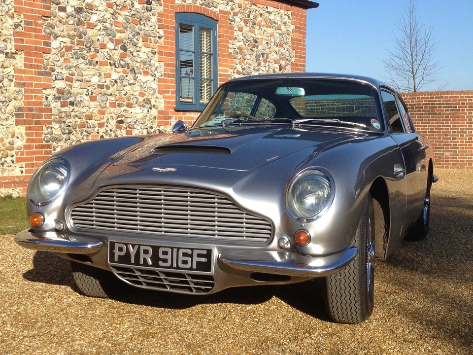 1968 Aston Martin DB6 Vantage - Image 12 of 12