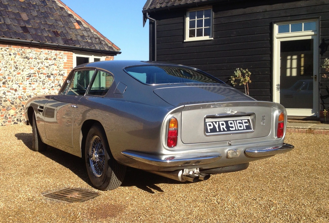 1968 Aston Martin DB6 Vantage - Image 10 of 12