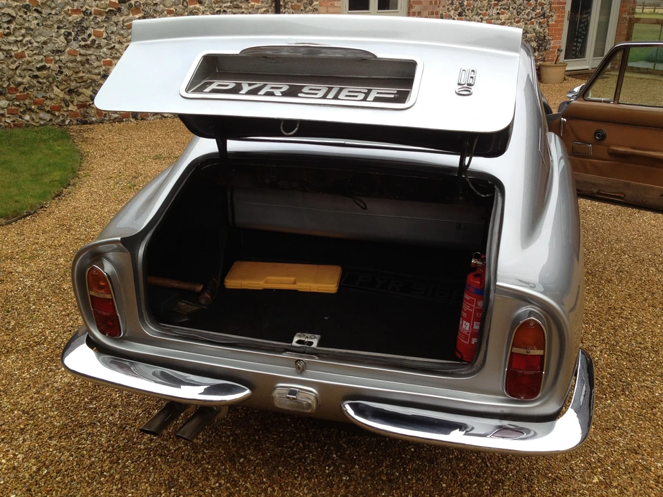 1968 Aston Martin DB6 Vantage - Image 6 of 12