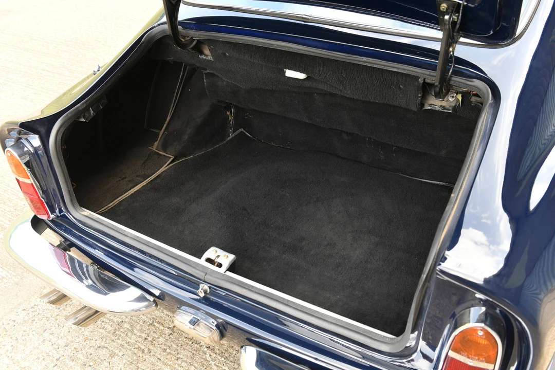 1968 Aston Martin DB6 Vantage - Image 26 of 31