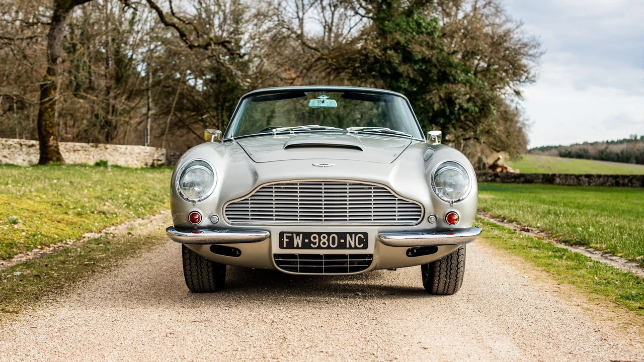 1968 Aston Martin DB6 Volante - Image 18 of 31