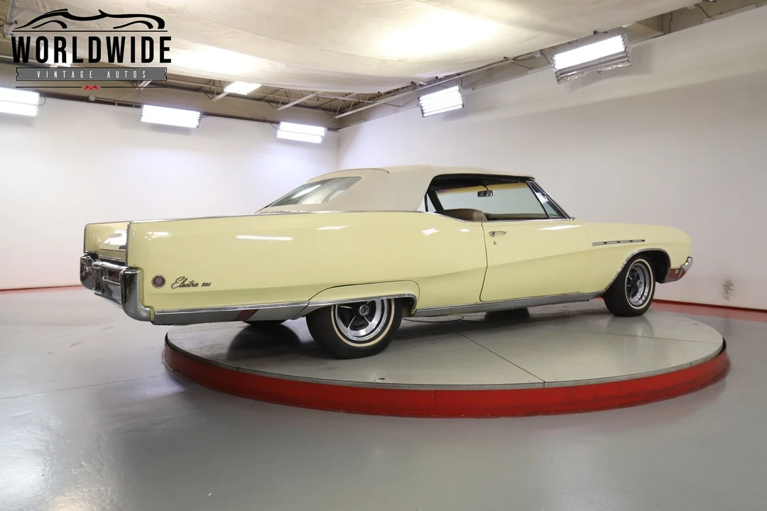 1968 Buick Electra - Image 10 of 12