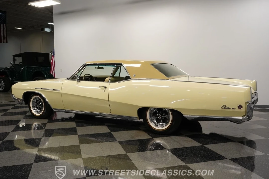 1968 Buick Electra - Image 9 of 12