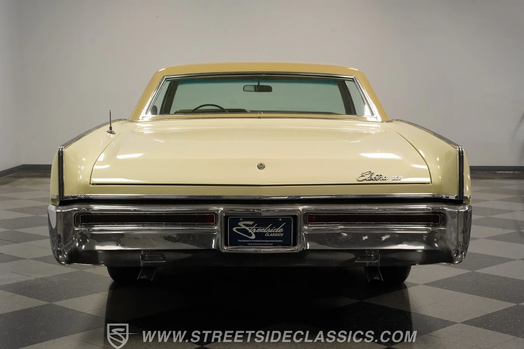 1968 Buick Electra - Image 11 of 12