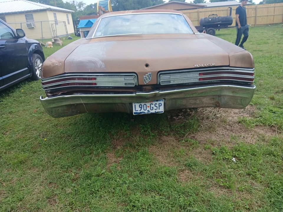 1968 Buick LeSabre - Image 10 of 17