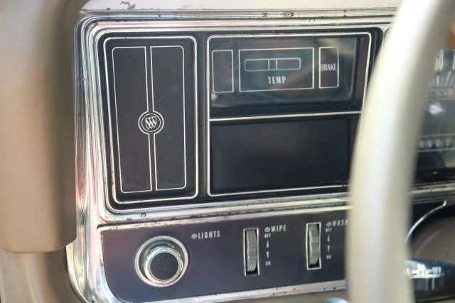 1968 Buick LeSabre - Image 11 of 12